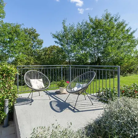 Holiday home Awesome In With Outdoor Swimming Pool *