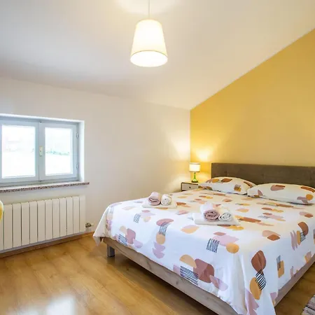 Holiday home Awesome In With Outdoor Swimming Pool Pazin